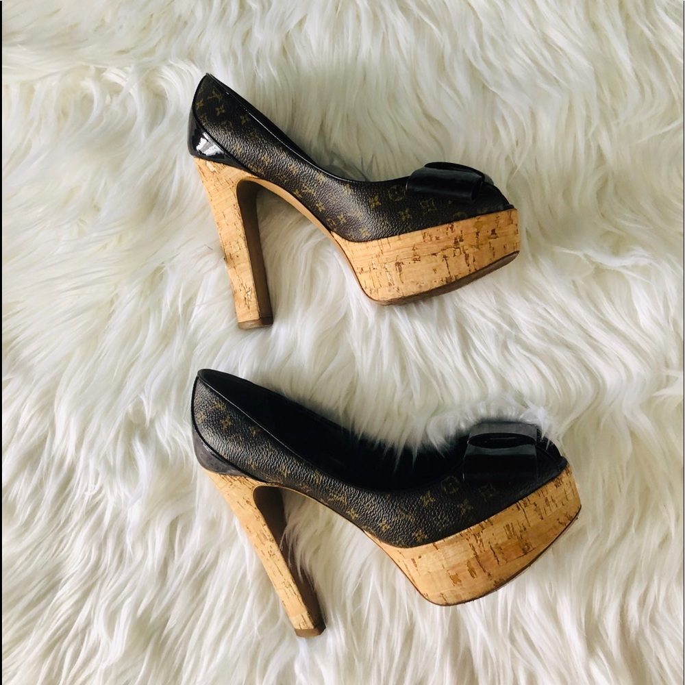 Authentic Louis Vuitton cute shoes - Picture 4 of 9